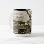 北西エンジニアリングクレーンショベルマグ早期 ツートーンマグカップ (正面左)