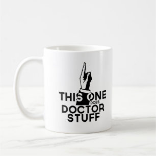 医おもしろい師ヴィンテージ- This One コーヒーマグカップ