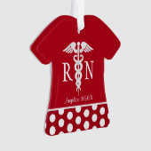 医学公認看護師RNはカスタムな赤をごしごし洗います オーナメント (正面)