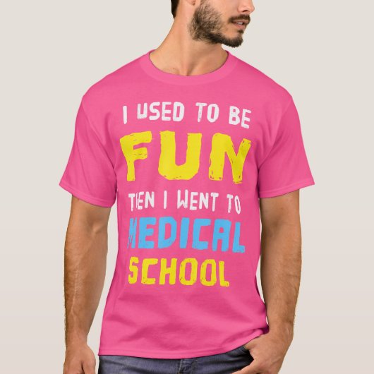 医学部の学生が将来の医師の贈り物を準備 Tシャツ (正面)