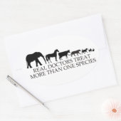 医実在師は複数の種を治療する 楕円形シール (封筒)