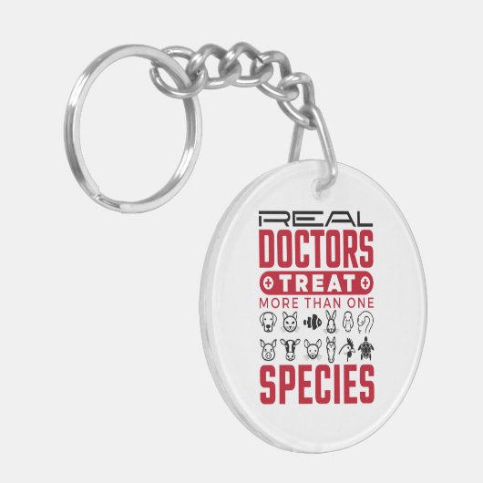 医実在師は複数の種類の獣医を治療する キーホルダー (正面左)