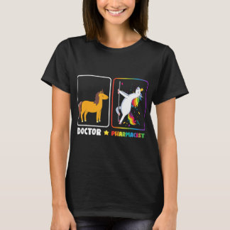 医師と薬剤師のウマユニコーン踊り Tシャツ