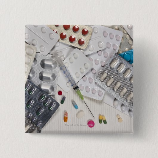 医療のトリートメントに用いられる薬物 缶バッジ (正面)