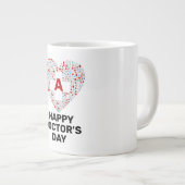 医療ハート・モノグラムで幸せな医師の日 ジャンボコーヒーマグカップ (正面右)