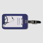 医療用クリップボードブルーと聴診器 ラゲッジタグ (正面横)