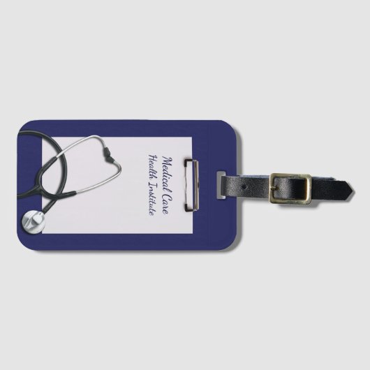 医療用クリップボードブルーと聴診器 ラゲッジタグ (正面横)