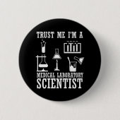 医科研おもしろい究科学研究員ユーモア研究所 缶バッジ (正面)