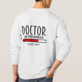 医者修行中です お待ちください 面白い医学校 Tシャツ (裏面)