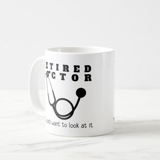 医退職した医の聴診器のおもしろい定年 コーヒーマグカップ (正面左)