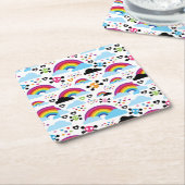 十代のemoの虹のスカルの背景 スクエアペーパーコースター (アングル)