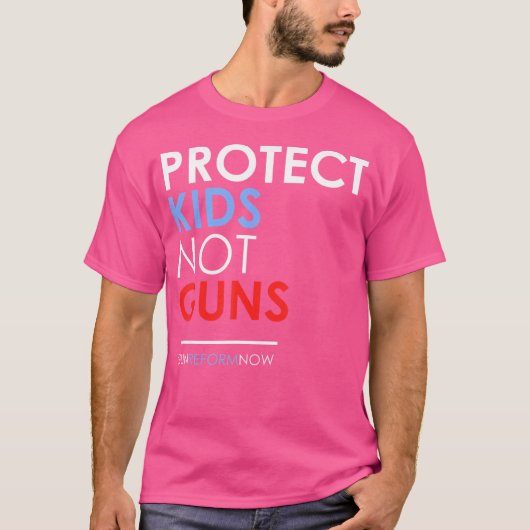 十分な十分な十分な保護銃がない Tシャツ (正面)