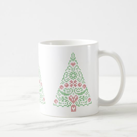 十字のステッチのクリスマスツリーのマグ コーヒーマグカップ (右)