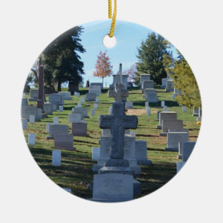 十字の墓石の列、アーリントン セラミックオーナメント