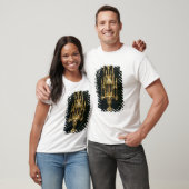 十字の部分が付いているReliquaryのMonstrance Tシャツ (ユニセックス)