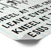 十字架で跪く – クリスチャン ポスター (角)