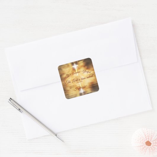 十字架は穏やかな水に反映され、キリスト昇給スクアール スクエアシール (封筒)