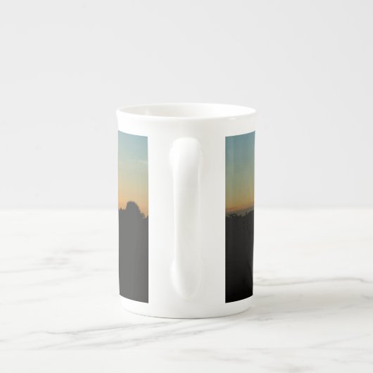 十字架刑は日没に渡る ボーンチャイナマグカップ (裏面)