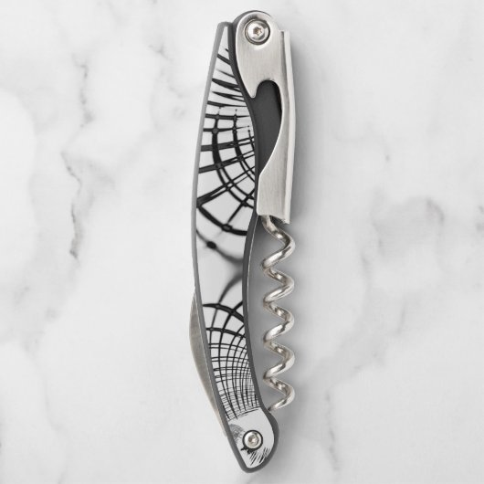 十字灰色の線は爪のスケッチを思い出させる ソムリエナイフ (裏面)