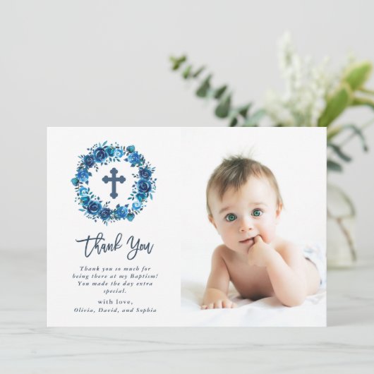 十字|の洗礼の写真との明るく青い花柄 サンキューカード (スタンド正面)