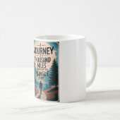 千マイルの旅は一から始まる独身の コーヒーマグカップ (正面右)