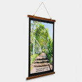 千マイルの旅は一歩から始まる 吊り下げ型タペストリー (傾斜あり)