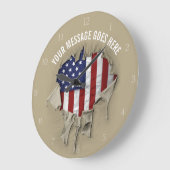 千切り、裂き、破れたアメリカ国旗の大きな塊 ラージ壁時計 (傾斜)