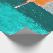 午前中プールのそばに横たわっている女性 ラッピングペーパー (角)