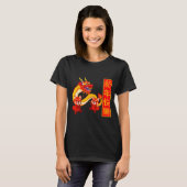 午年のパンダ獅子舞い 中国の新年 Tシャツ (正面フル)