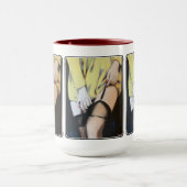 『午後の絵画事件』は マグカップ (中央)