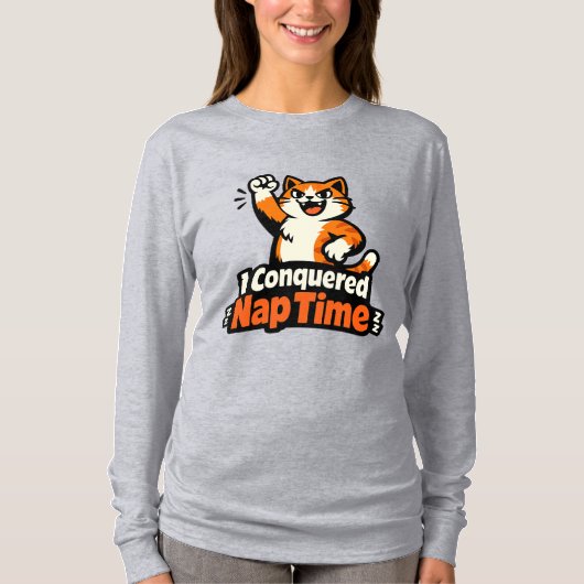 午睡時間を制覇 – 自信たっぽい勝利の猫 Tシャツ (正面)