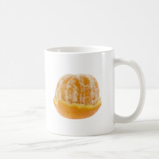 半分によって皮をむかれるマンダリンオレンジ コーヒーマグカップ (右)