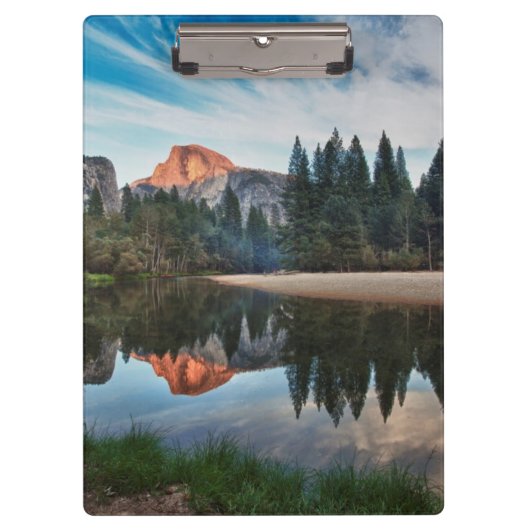 半分のドームおよびMerced クリップボード (正面)