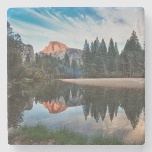 半分のドームおよびMerced ストーンコースター (正面)