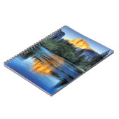 半分のドームの金ライト ノートブック (左側)