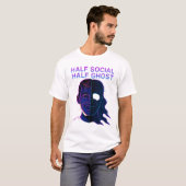 半分社交的、半分幽霊 内向的な人のための反社会的ユーモア Tシャツ (正面フル)