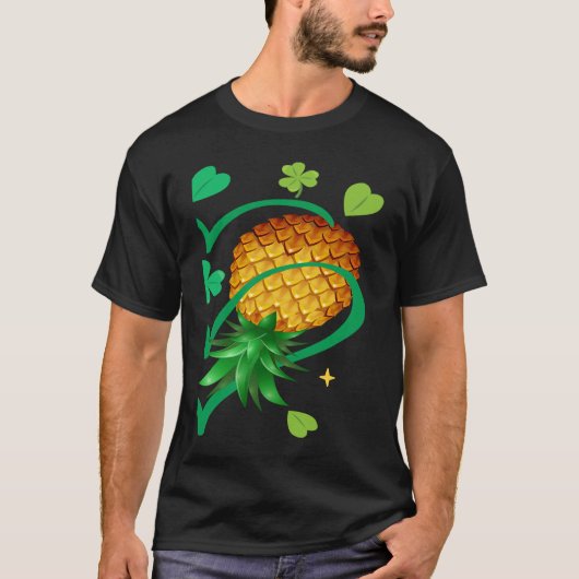 半右ハート逆さPineapple Shamrock St Tシャツ (正面)