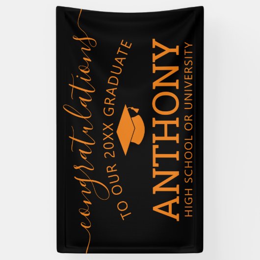 卒業おめでとうございますブラックオレンジキャップ仮想 横断幕 (縦)