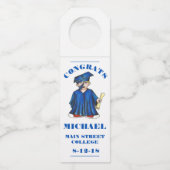 卒業おめでとうございますブルーボーイキャップガウン ボトルネックタグ (正面)