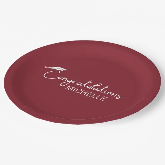 卒業おめでとうございます赤白シンプル文字 ペーパープレート (アングル)