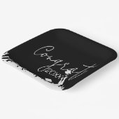 卒業おめでとうとホワイトキャップ ペーパープレート (傾斜あり)