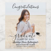 卒業おめでとうの写真と黒のスクリプト ワインラベル (シングルラベル)