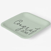 卒業おめでとうオンセージグリーン ペーパープレート (傾斜あり)