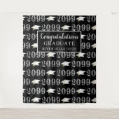 卒業おめでとう！クラス・オブ・イヤー記念撮影 ブラック タペストリー (正面)