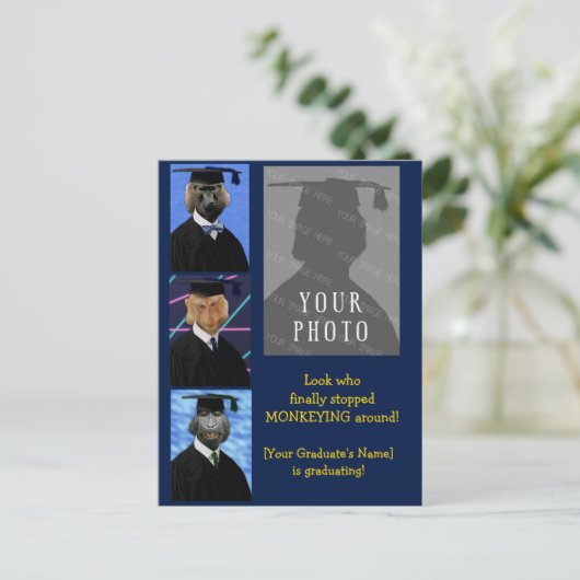 卒業おもしろい猿のパーソナライズされた発表 ポストカード (スタンド正面)