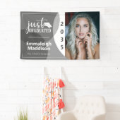 卒業したばかりのモダンフォトグレーカスタムバナー 横断幕