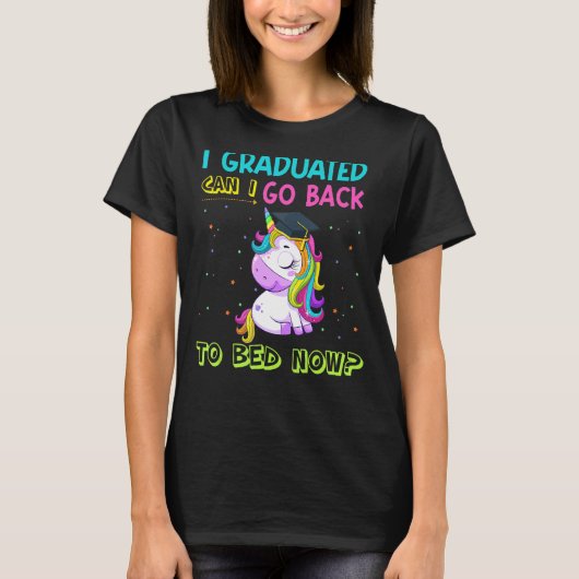 卒業したら今卒業したらベッドに戻れる Tシャツ (正面)
