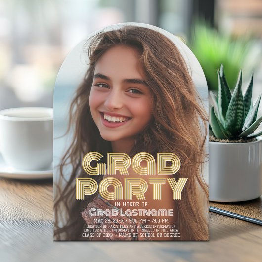 卒業の垂直方向の写真 – Gradパーティースクリプト金ゴールド 招待状