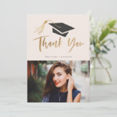 卒業の帽子およびふさの金ゴールドホイルの写真の赤面 案内状 (スタンド正面)