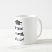 卒業の帽子のマグ コーヒーマグカップ (正面右)